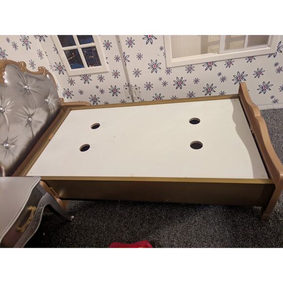 American Girl Doll Grand Hotel With Accessories RETIRED - Picture 5 of 12